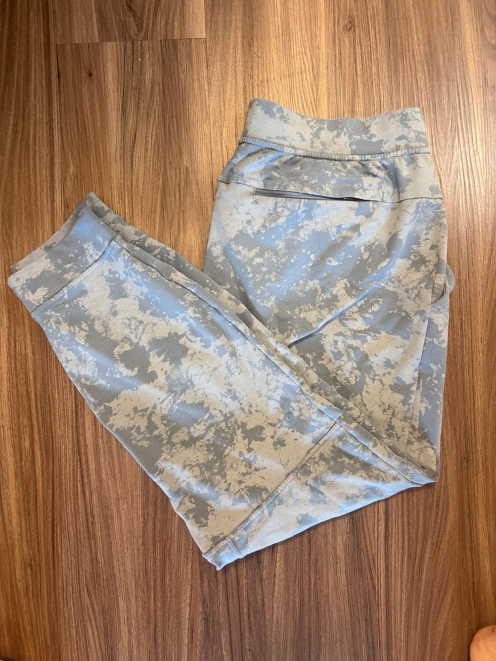 Lululemon City Sweat Jogger 29"
*French Terry